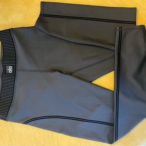ALO Airlift High-Waist 7/8 Line Up Legging  SMALL